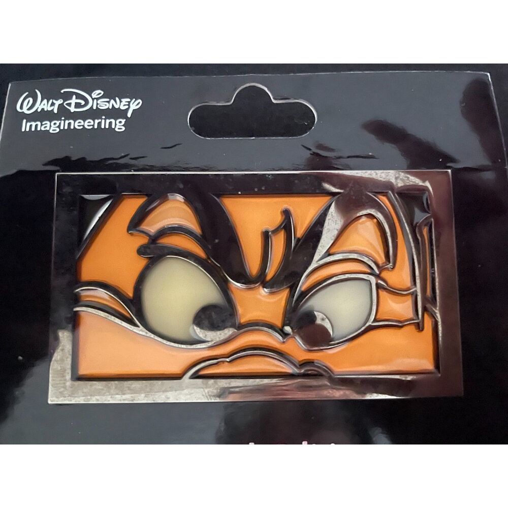 Queen of Hearts eyes pin LE 250 WDI